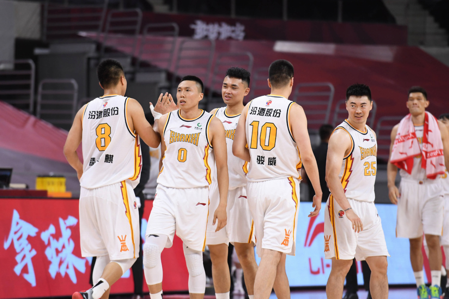 华体会官网登录入口- 集结日辽宁本钢备战CBA常规赛萨克拉门托国王窗口期完成体检，里程碑夜金州勇士复出首秀瞬间刷屏